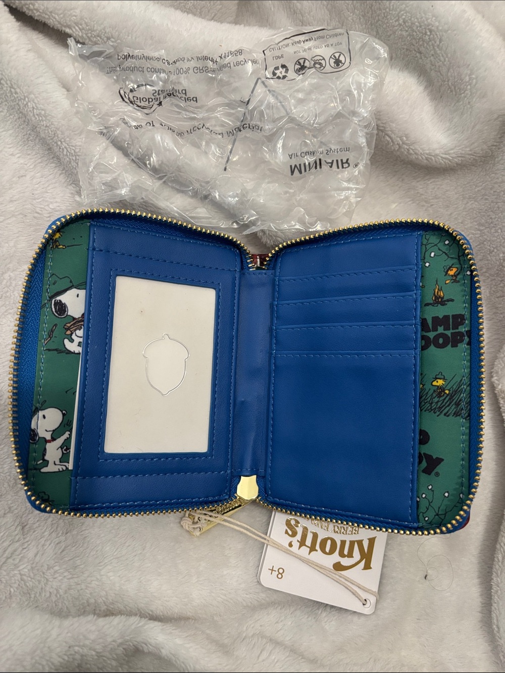 Loungefly Red & Green Camp Snoopy Knott's Berry Farm Zip Wallet - Picture 3 of 3
